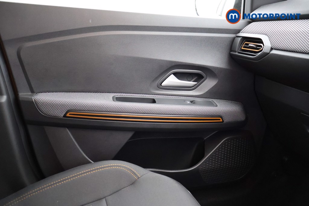 Dacia Sandero Stepway Expression Automatic Petrol Hatchback - Stock Number (1563296) - 7th supplementary image
