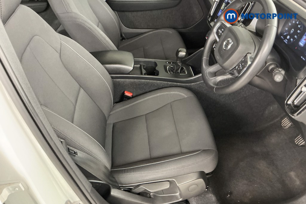 Volvo Xc40 Momentum Manual Petrol SUV - Stock Number (1563335) - 5th supplementary image