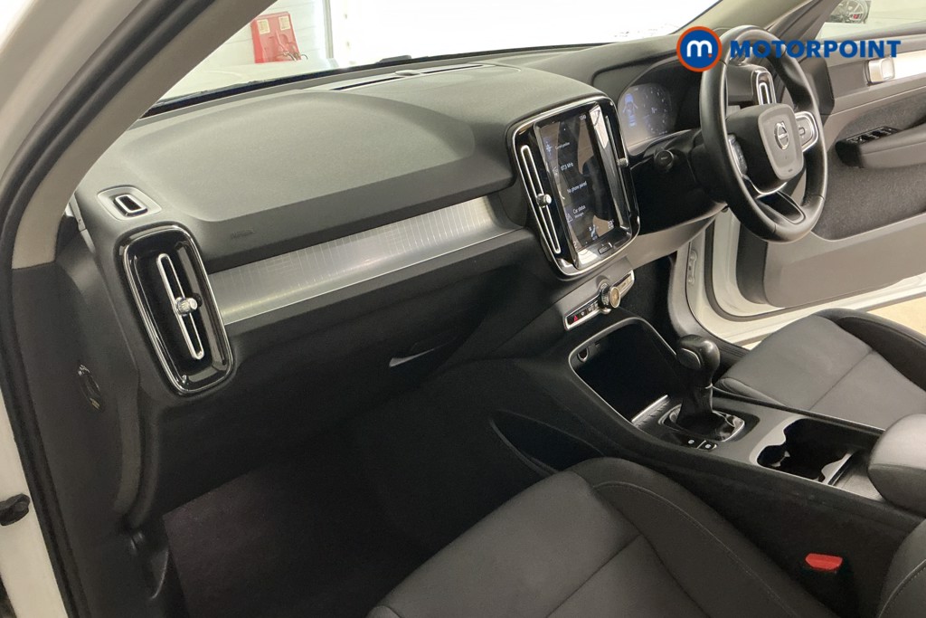 Volvo Xc40 Momentum Manual Petrol SUV - Stock Number (1563335) - 8th supplementary image