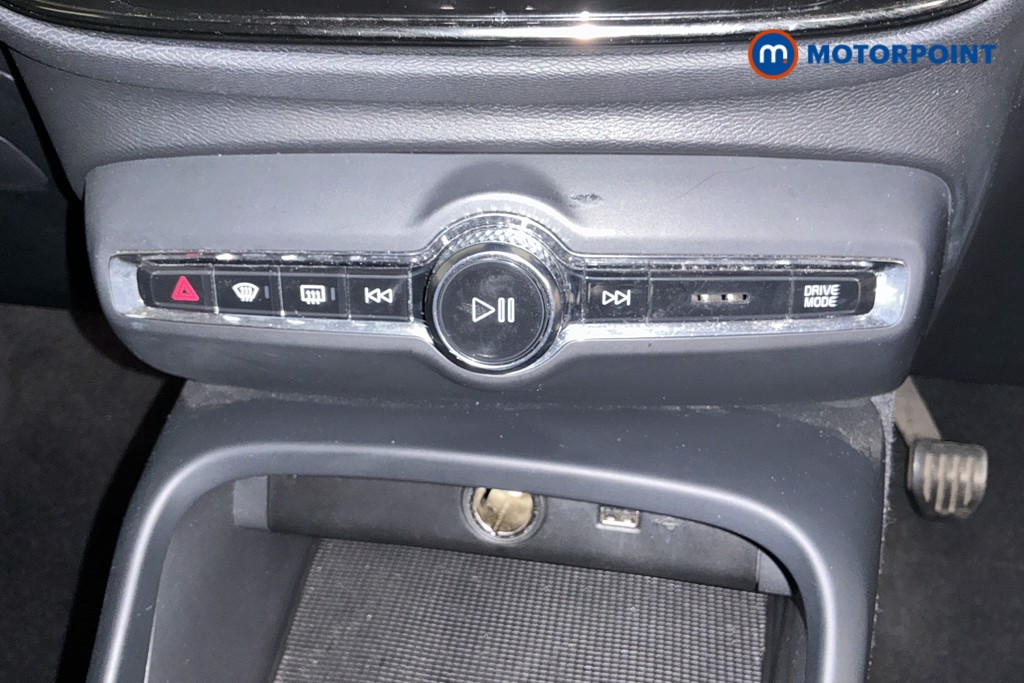 Volvo Xc40 Momentum Manual Petrol SUV - Stock Number (1563335) - 14th supplementary image