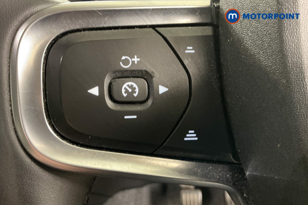 Volvo Xc40 Momentum Manual Petrol SUV - Stock Number (1563335) - 16th supplementary image