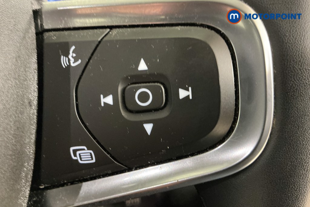 Volvo Xc40 Momentum Manual Petrol SUV - Stock Number (1563335) - 17th supplementary image