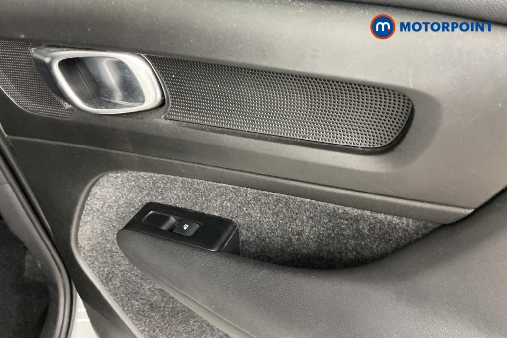 Volvo Xc40 Momentum Manual Petrol SUV - Stock Number (1563335) - 22nd supplementary image