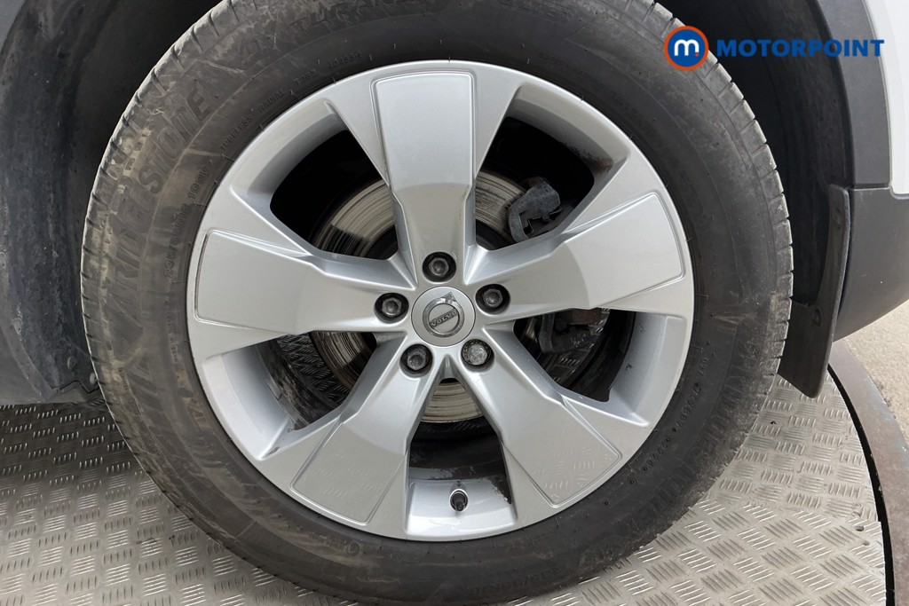 Volvo Xc40 Momentum Manual Petrol SUV - Stock Number (1563335) - 32nd supplementary image