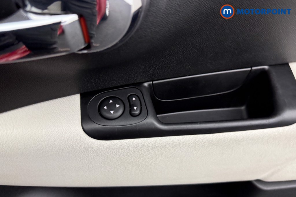 Fiat 500 Dolcevita Manual Petrol-Electric Hybrid Hatchback - Stock Number (1563772) - 13th supplementary image