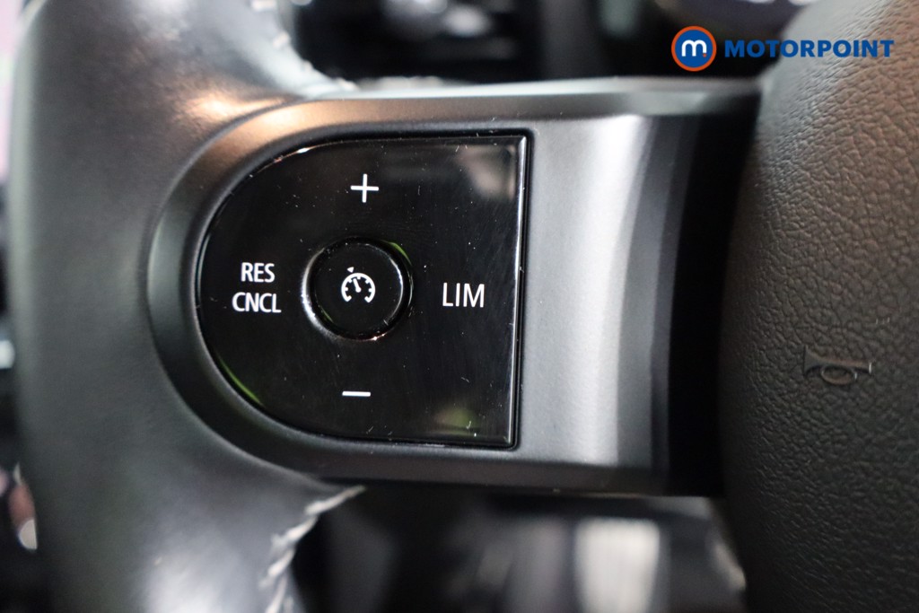 Mini Clubman Cooper Sport Manual Petrol Estate - Stock Number (1563957) - 13th supplementary image