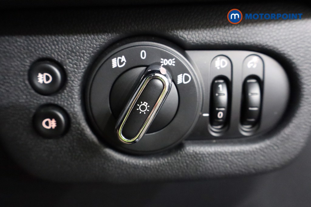 Mini Clubman Cooper Sport Manual Petrol Estate - Stock Number (1563957) - 17th supplementary image