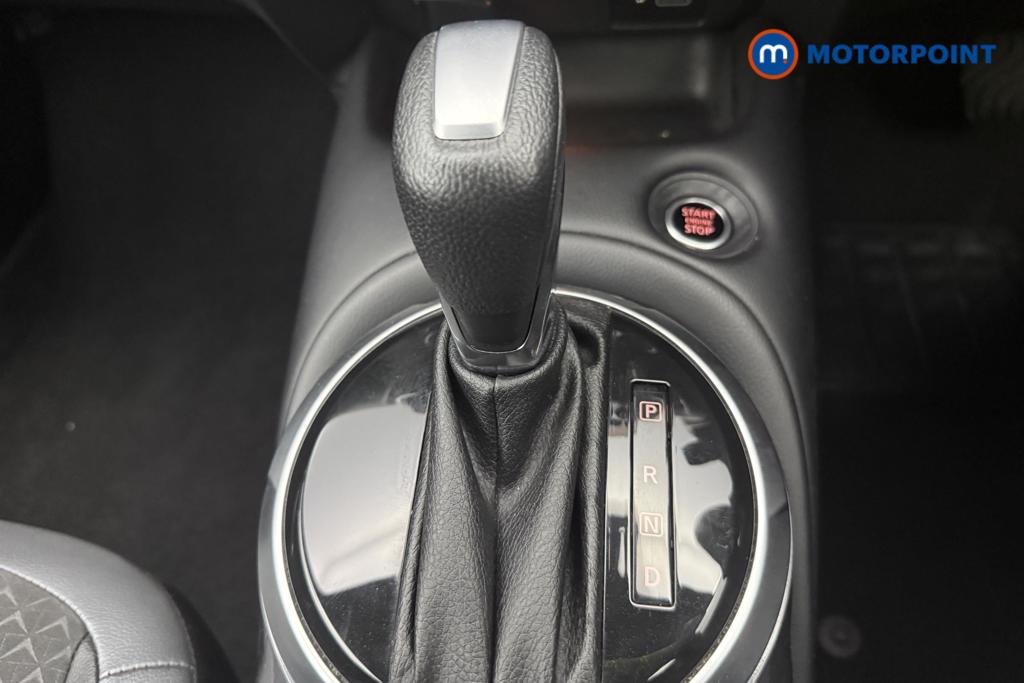 Nissan Juke N-Connecta Automatic Petrol SUV - Stock Number (1564986) - 7th supplementary image