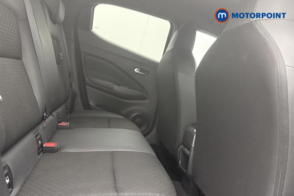 Nissan Juke N-Connecta Automatic Petrol SUV - Stock Number (1564986) - 9th supplementary image