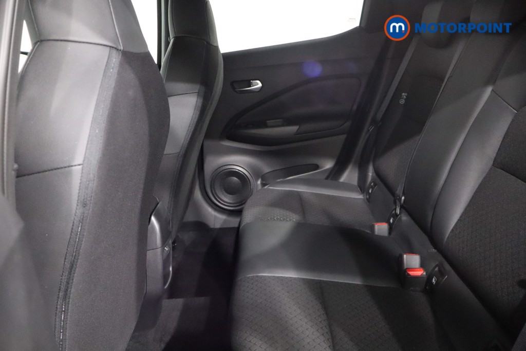 Nissan Juke N-Connecta Automatic Petrol SUV - Stock Number (1564999) - 5th supplementary image