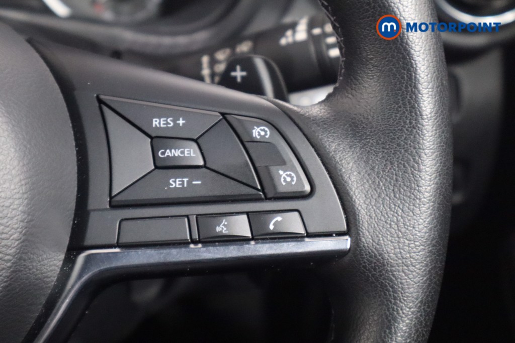 Nissan Juke N-Connecta Automatic Petrol SUV - Stock Number (1564999) - 8th supplementary image
