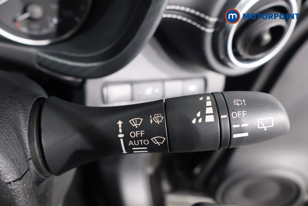 Nissan Juke N-Connecta Automatic Petrol SUV - Stock Number (1564999) - 17th supplementary image