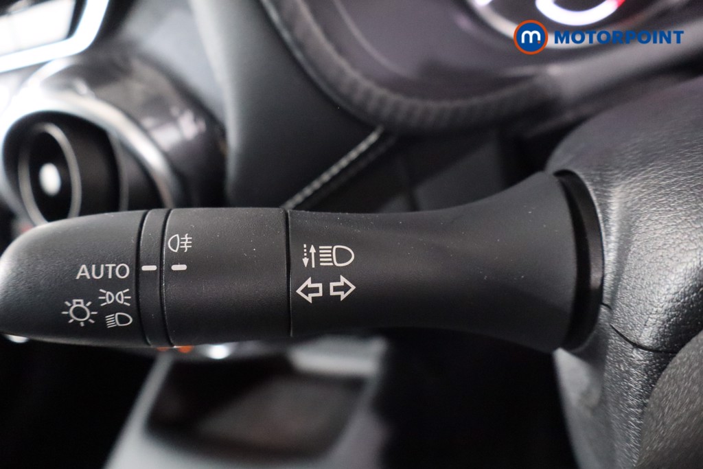 Nissan Juke N-Connecta Automatic Petrol SUV - Stock Number (1564999) - 18th supplementary image