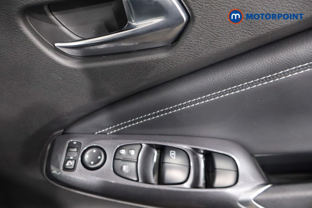 Nissan Juke N-Connecta Automatic Petrol SUV - Stock Number (1564999) - 20th supplementary image