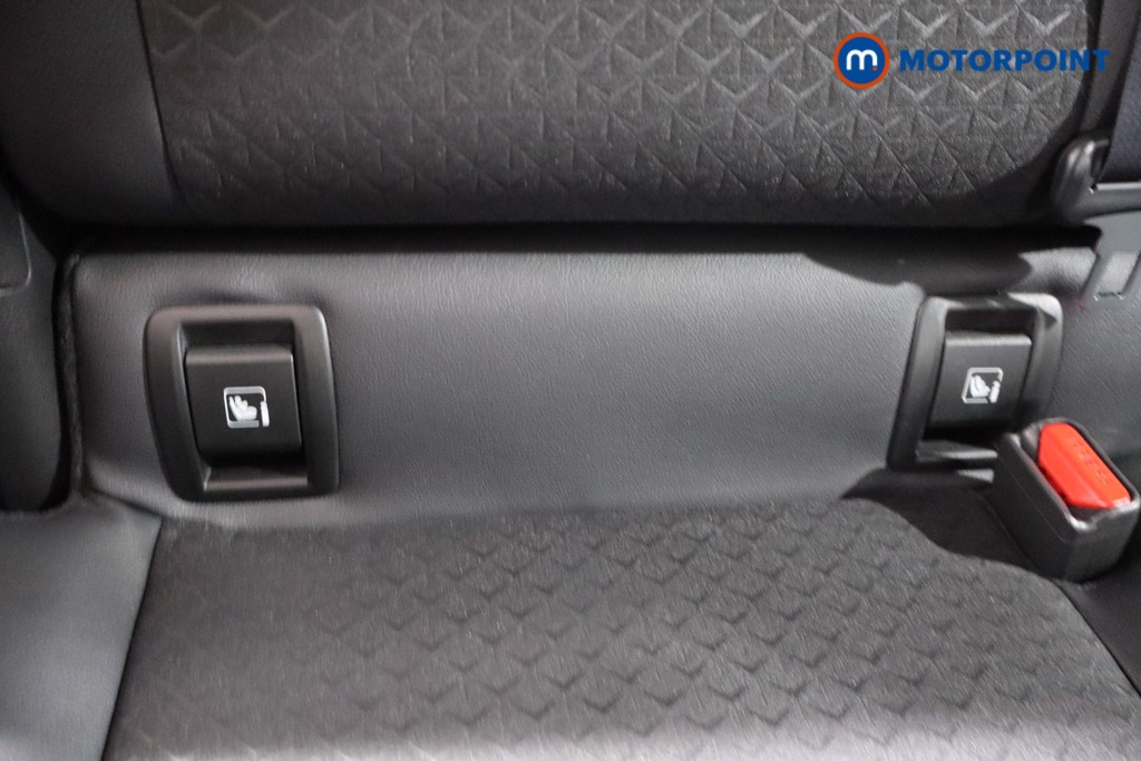 Nissan Juke N-Connecta Automatic Petrol SUV - Stock Number (1564999) - 23rd supplementary image