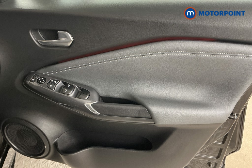 Nissan Juke Tekna Manual Petrol SUV - Stock Number (1565072) - 21st supplementary image