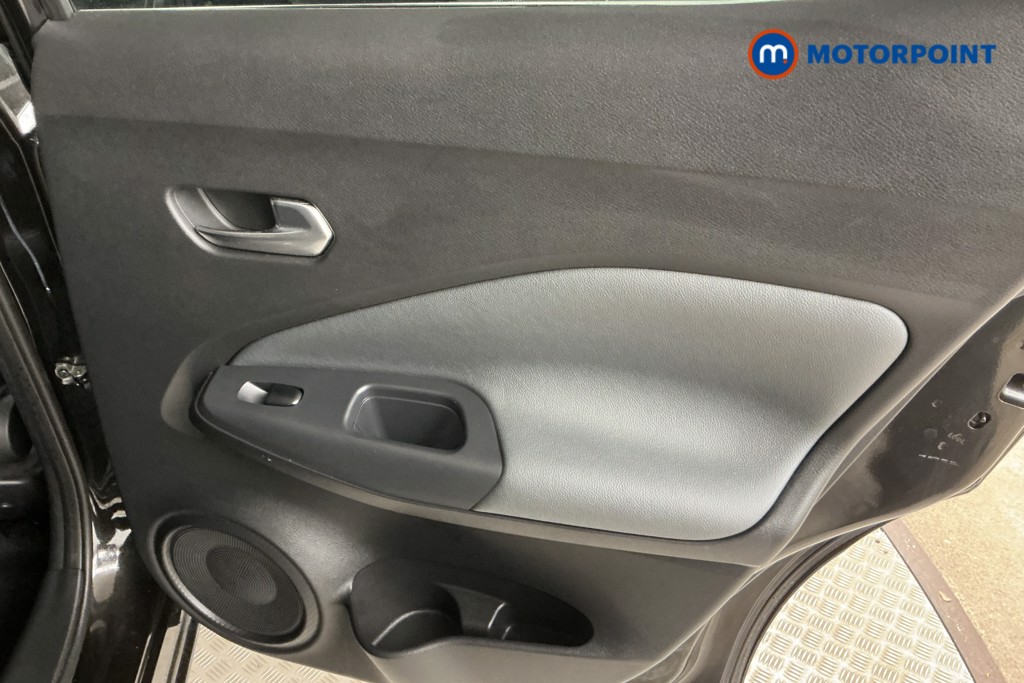 Nissan Juke Tekna Manual Petrol SUV - Stock Number (1565072) - 23rd supplementary image