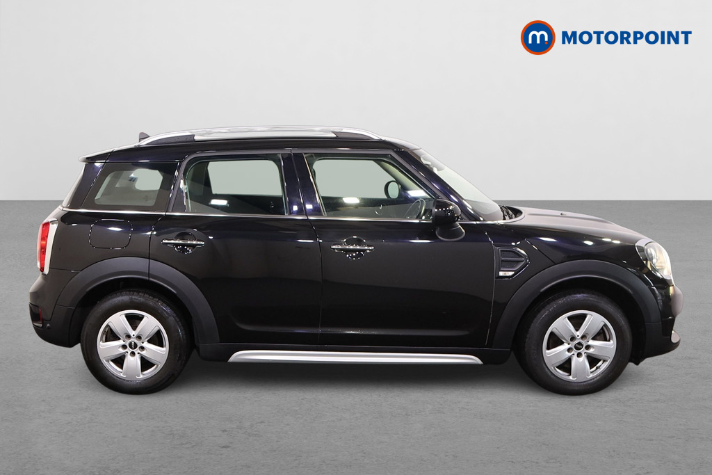 Mini Countryman Cooper Manual Petrol SUV - Stock Number (1565299) - Drivers side