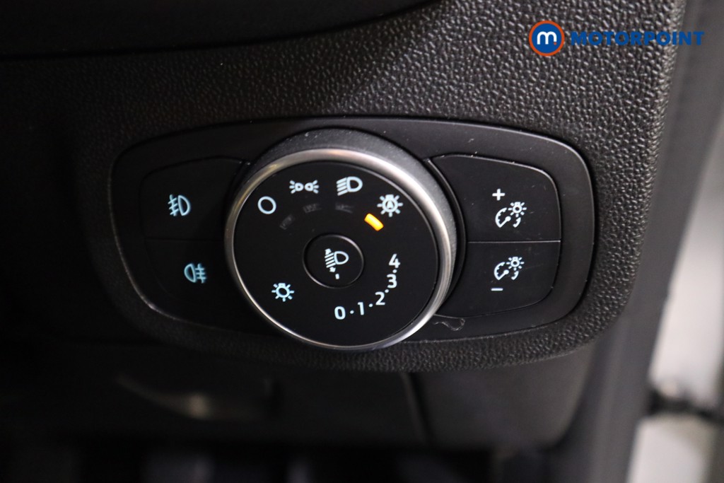 Ford Fiesta Zetec Manual Petrol Hatchback - Stock Number (1565548) - 9th supplementary image