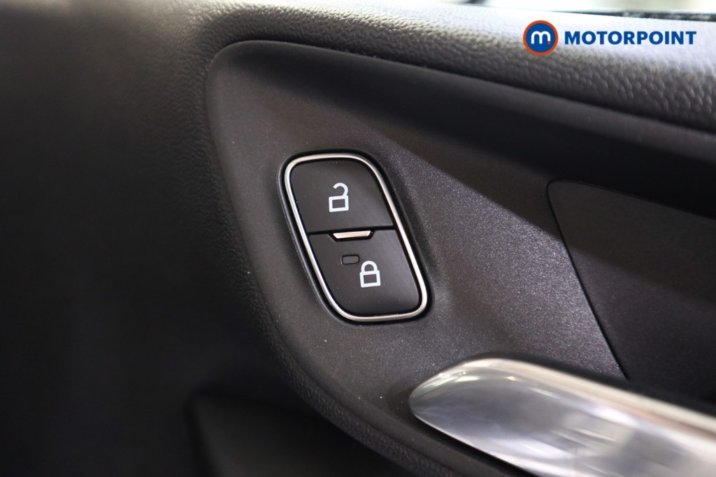 Ford Fiesta Zetec Manual Petrol Hatchback - Stock Number (1565548) - 11th supplementary image