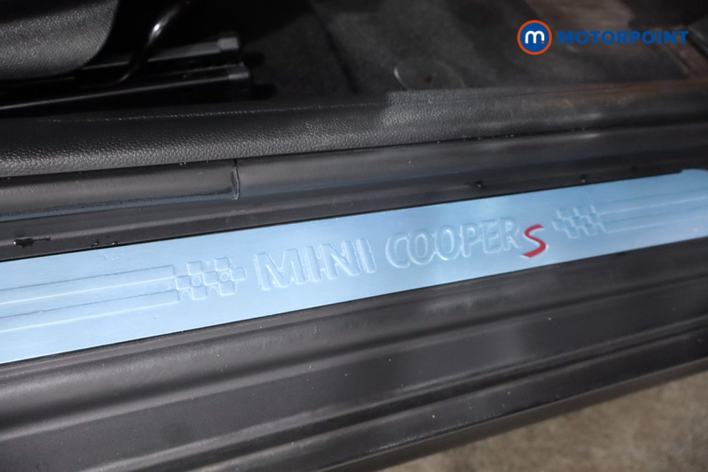 Mini Hatchback Cooper S Exclusive Automatic Petrol Hatchback - Stock Number (1565781) - 21st supplementary image