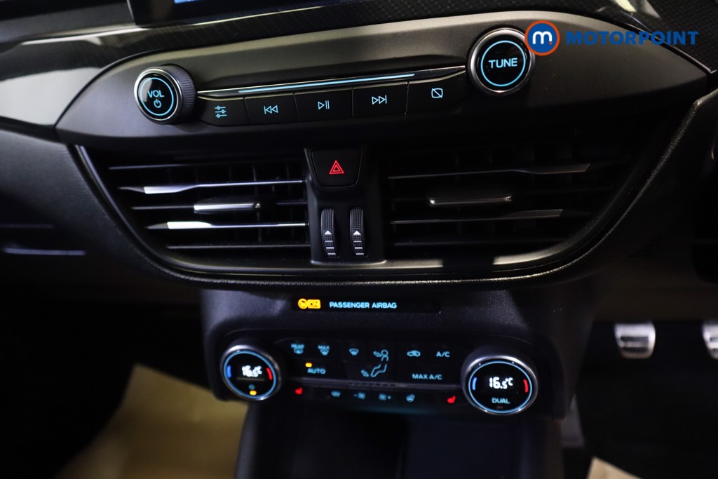 Ford Focus St-Line X Edition Manual Petrol-Electric Hybrid Hatchback - Stock Number (1565852) - 5th supplementary image