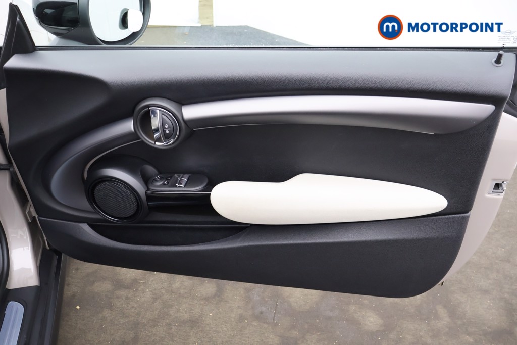 Mini Hatchback Cooper Exclusive Automatic Petrol Hatchback - Stock Number (1565950) - 8th supplementary image