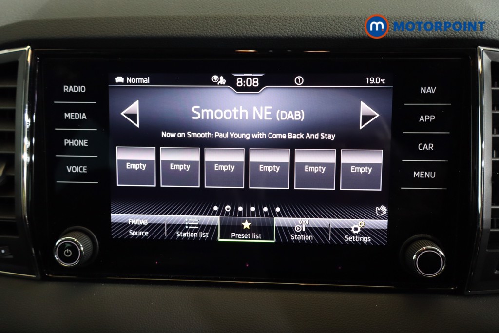 Skoda Karoq Se L Manual Petrol SUV - Stock Number (1565978) - 4th supplementary image