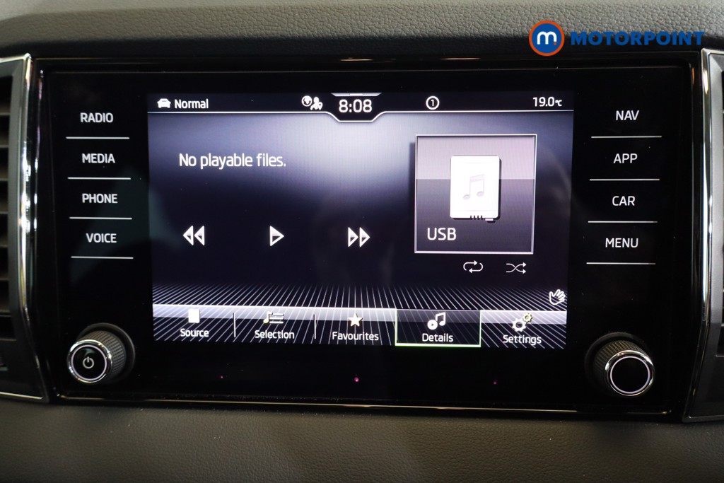 Skoda Karoq Se L Manual Petrol SUV - Stock Number (1565978) - 5th supplementary image