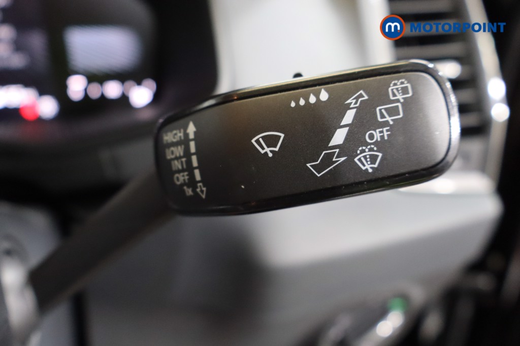 Skoda Karoq Se L Manual Petrol SUV - Stock Number (1565978) - 15th supplementary image