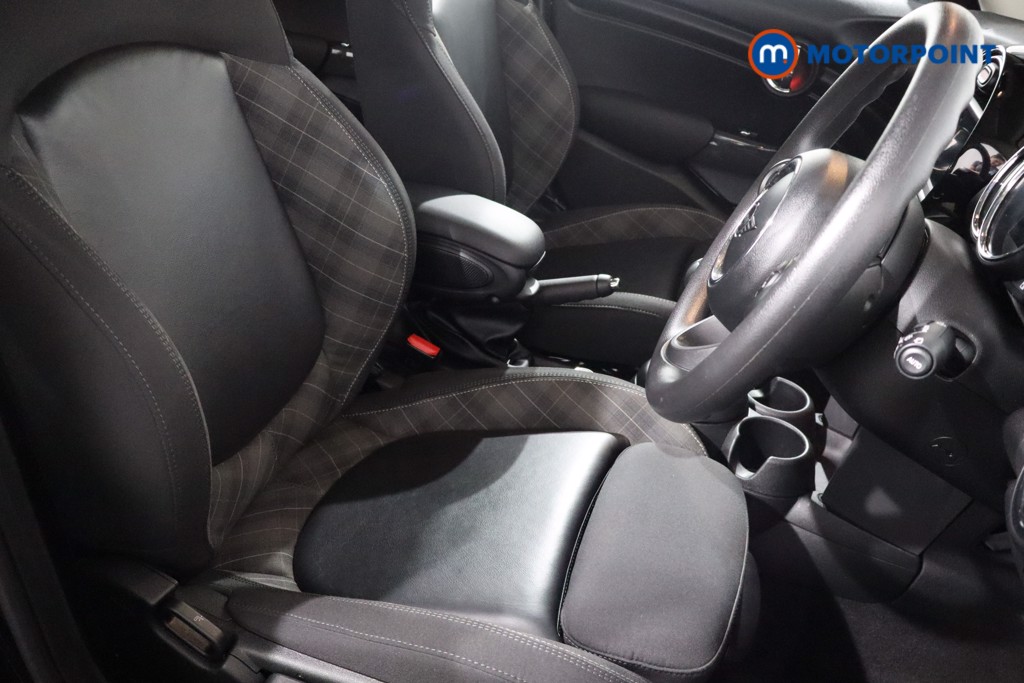 Mini Hatchback Cooper Classic Manual Petrol Hatchback - Stock Number (1566026) - 28th supplementary image