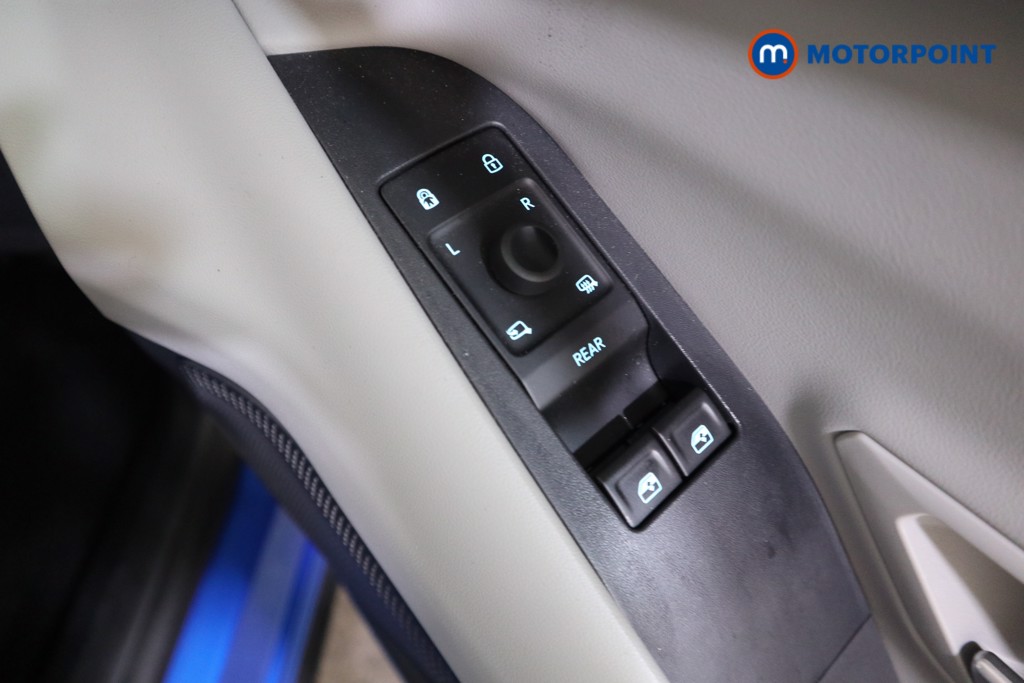 Ford Explorer Select Automatic Electric SUV - Stock Number (1566235) - 8th supplementary image