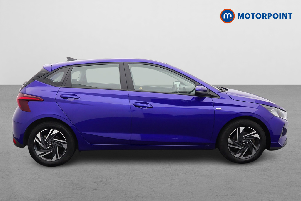 Hyundai I20 Se Connect Manual Petrol Hatchback - Stock Number (1566867) - Drivers side