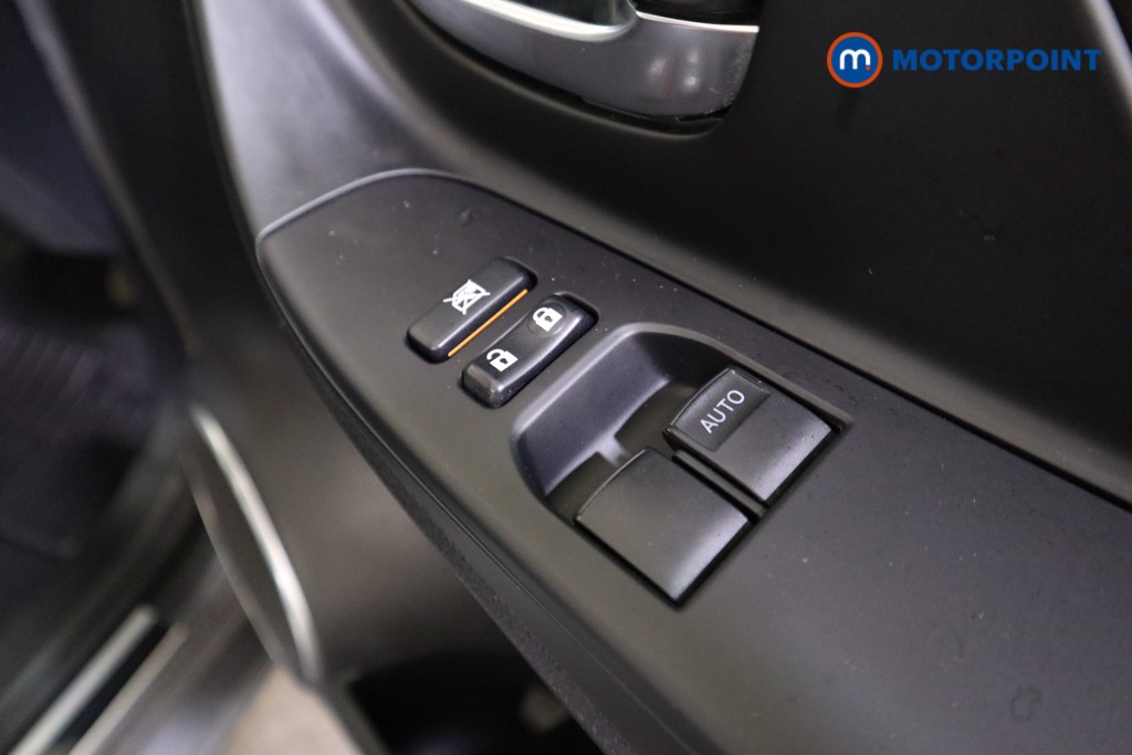 Toyota Yaris Y20 Automatic Petrol-Electric Hybrid Hatchback - Stock Number (1567125) - 10th supplementary image