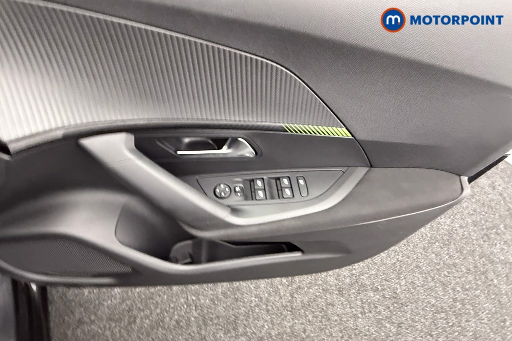 Peugeot 2008 Active Manual Petrol SUV - Stock Number (1567413) - 15th supplementary image