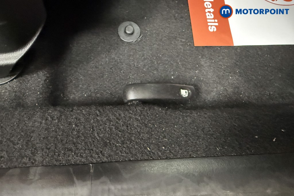 Dacia Duster Techroad Manual Petrol SUV - Stock Number (1532005) - 21st supplementary image
