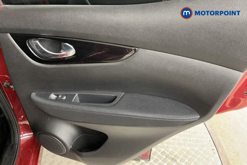 Nissan Qashqai N-Connecta Manual Petrol SUV - Stock Number (1552202) - 22nd supplementary image
