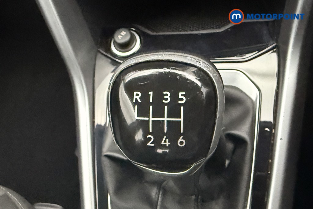 Volkswagen T-Roc Life Manual Petrol SUV - Stock Number (1554727) - 9th supplementary image