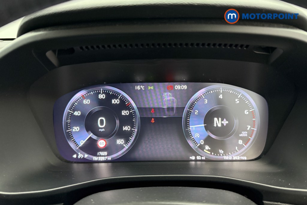 Volvo Xc40 Momentum Manual Petrol SUV - Stock Number (1555003) - 4th supplementary image