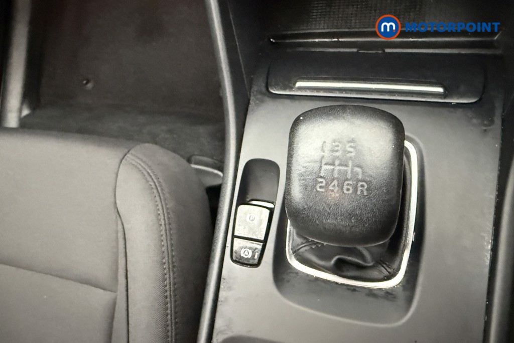 Volvo Xc40 Momentum Manual Petrol SUV - Stock Number (1555003) - 9th supplementary image
