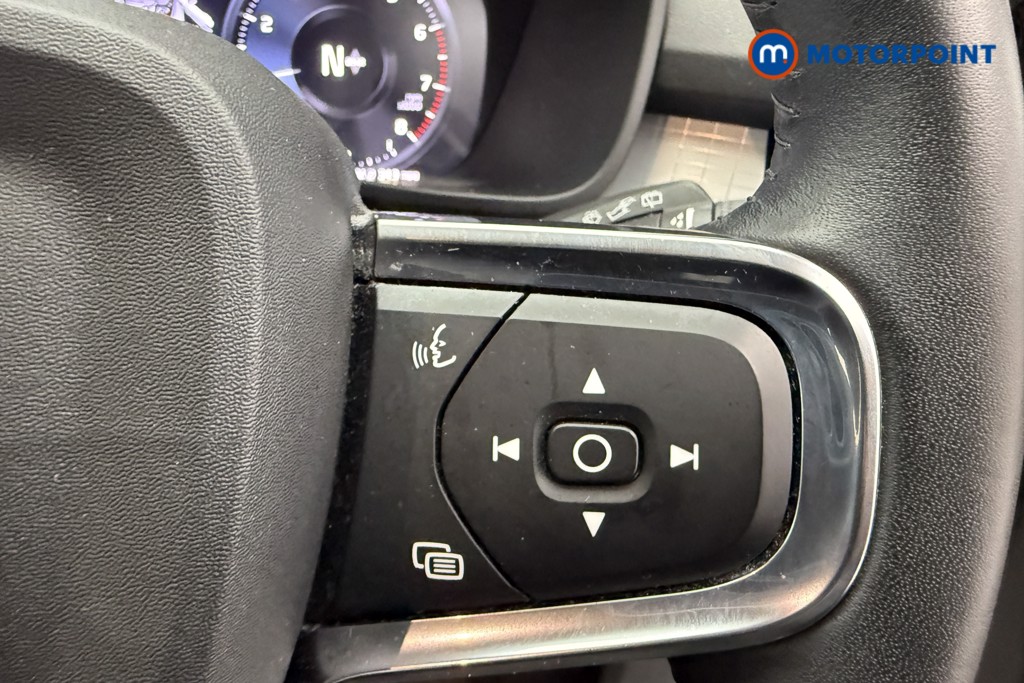 Volvo Xc40 Momentum Manual Petrol SUV - Stock Number (1555003) - 11th supplementary image