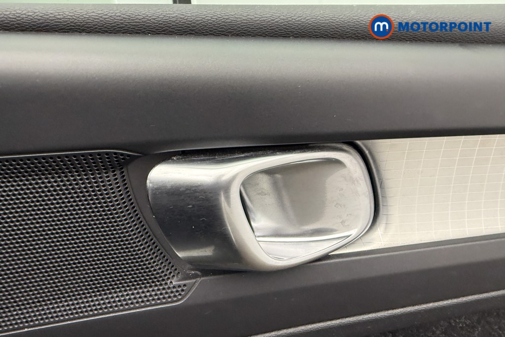 Volvo Xc40 Momentum Manual Petrol SUV - Stock Number (1555003) - 13th supplementary image