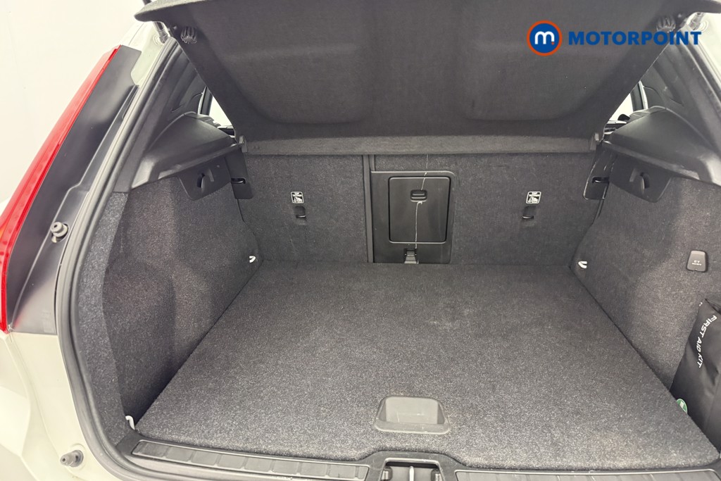 Volvo Xc40 Momentum Manual Petrol SUV - Stock Number (1555003) - 26th supplementary image