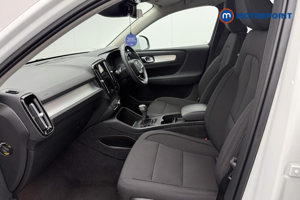 Volvo Xc40 Momentum Manual Petrol SUV - Stock Number (1555003) - 1st supplementary image