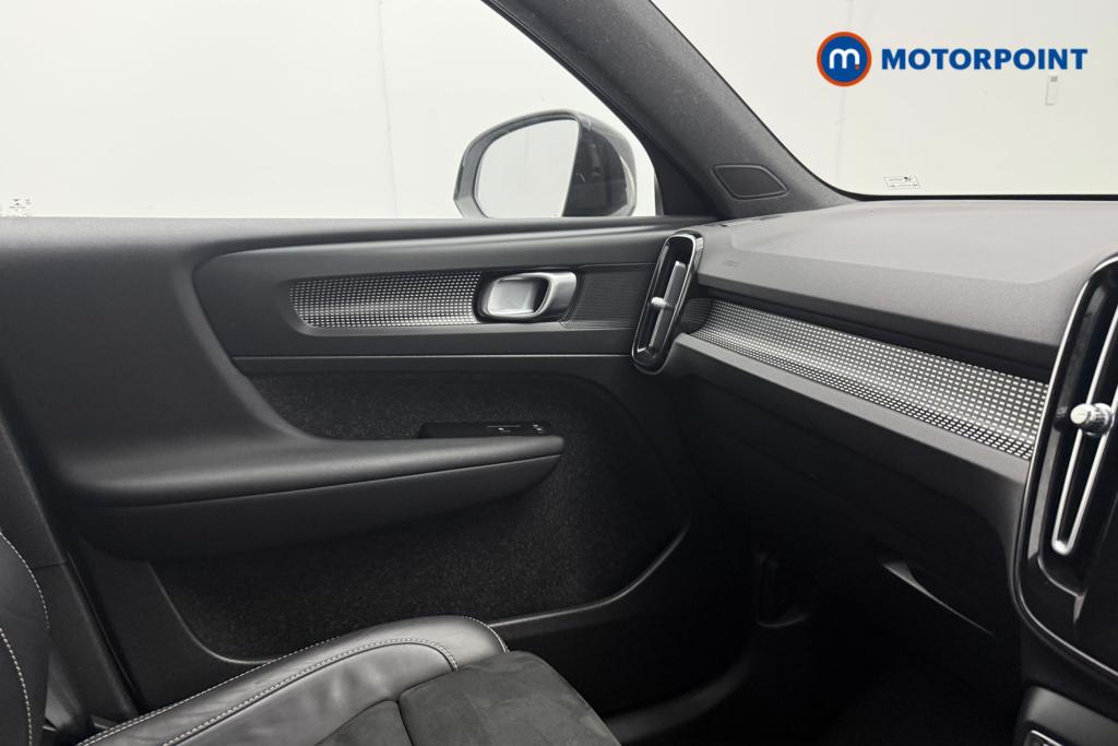 Volvo Xc40 R Design Manual Petrol SUV - Stock Number (1555080) - 15th supplementary image