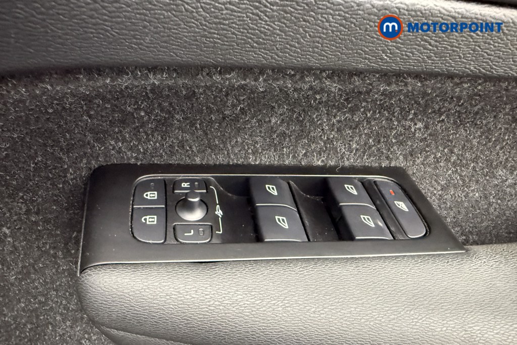 Volvo Xc40 R Design Manual Petrol SUV - Stock Number (1555139) - 16th supplementary image