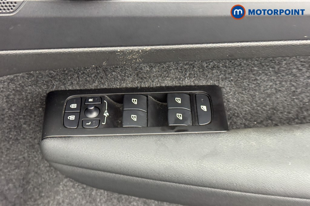 Volvo Xc40 R Design Manual Petrol SUV - Stock Number (1555143) - 14th supplementary image