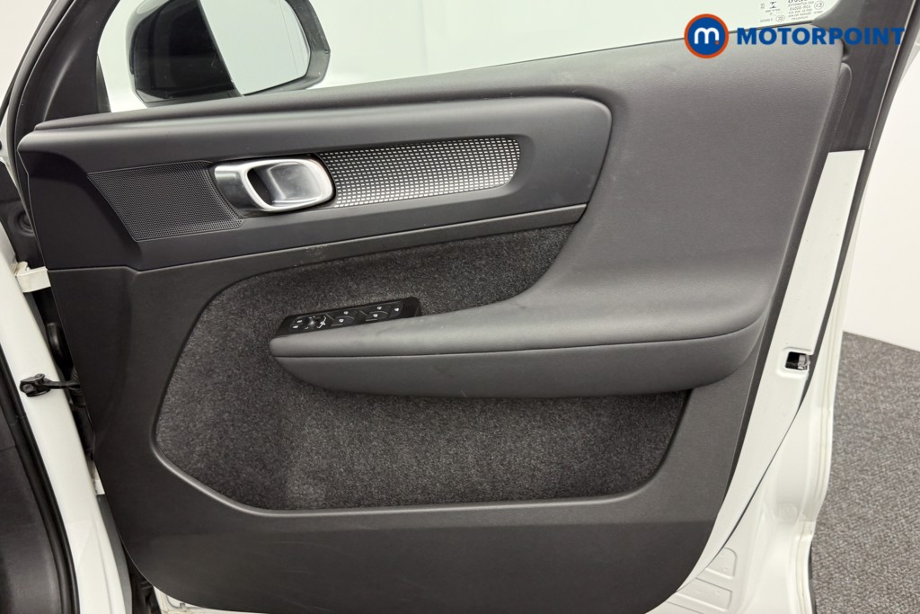 Volvo Xc40 R Design Manual Petrol SUV - Stock Number (1555143) - 15th supplementary image