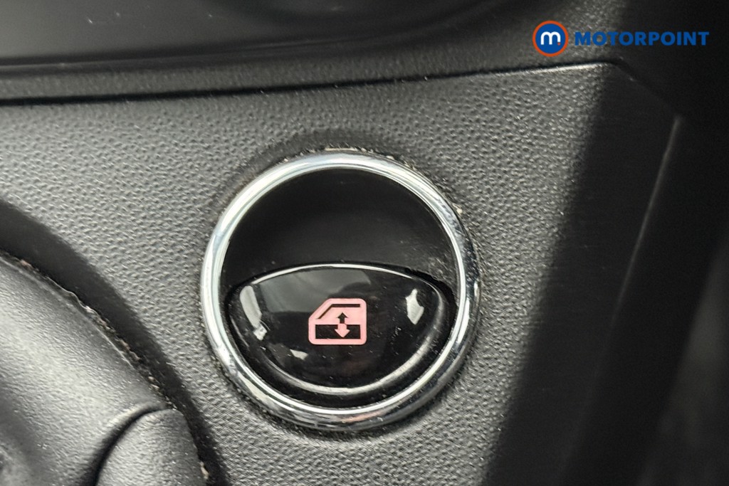 Fiat 500 Dolcevita Manual Petrol-Electric Hybrid Hatchback - Stock Number (1556880) - 8th supplementary image