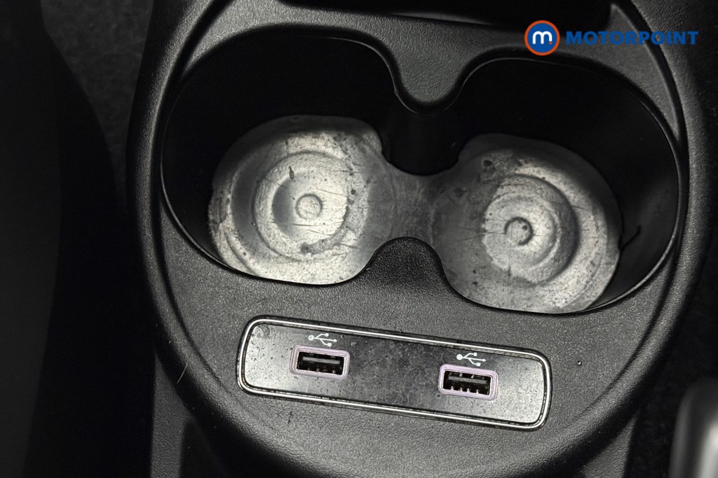 Fiat 500 Dolcevita Manual Petrol-Electric Hybrid Hatchback - Stock Number (1556880) - 10th supplementary image